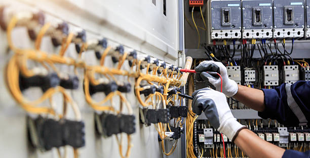 Professional Electrician technician working in Cavalero, WA